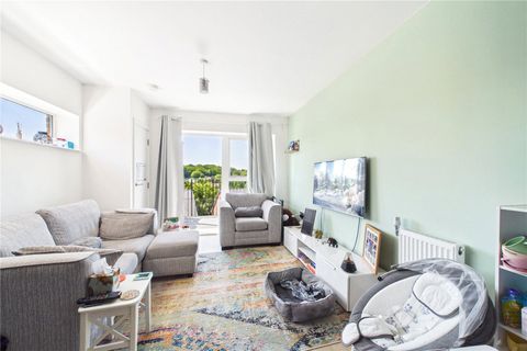Chalkhill Apartment, 21 Russell Hill, Purley CR8