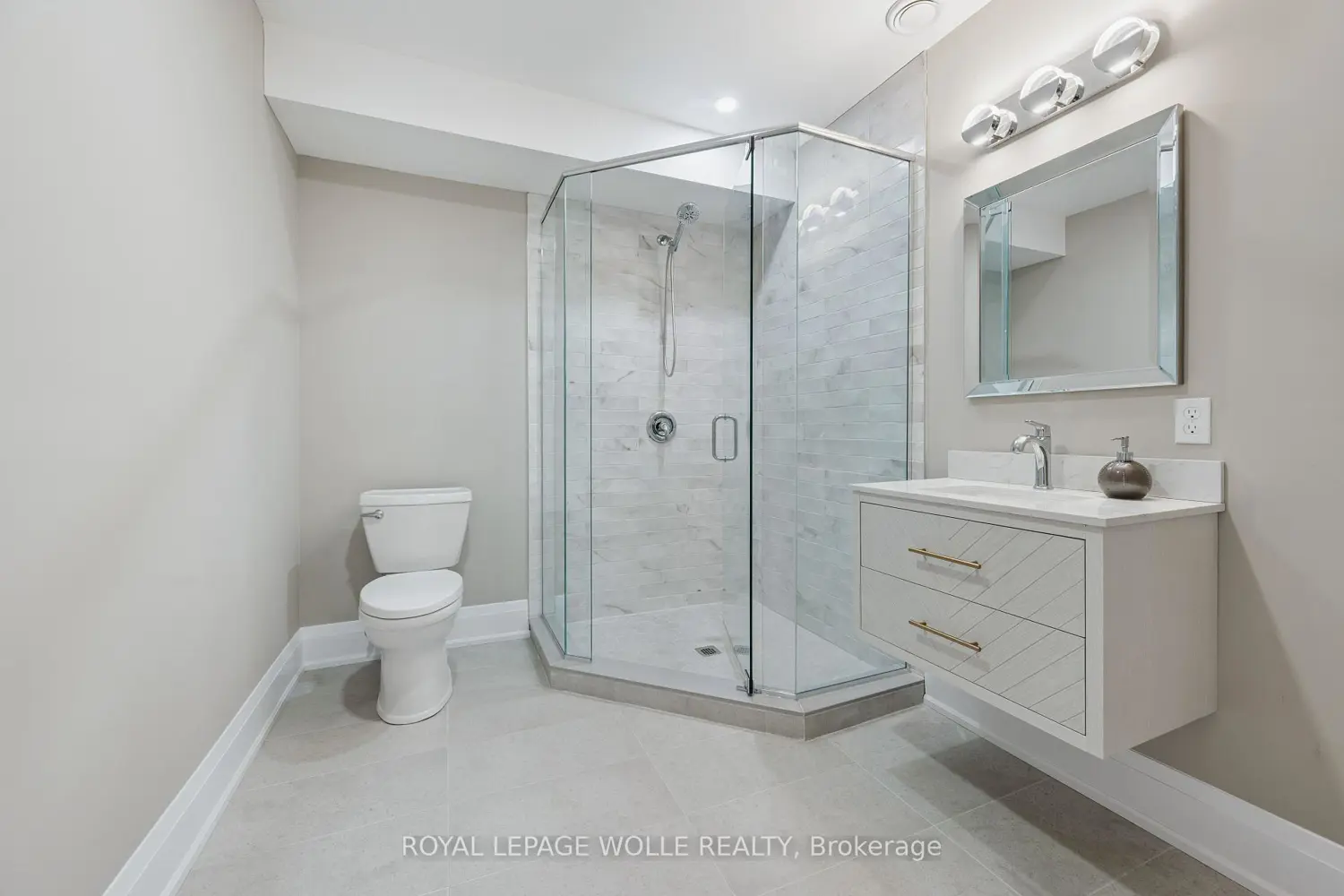 Additional image 15 of 23 Highgrove Court