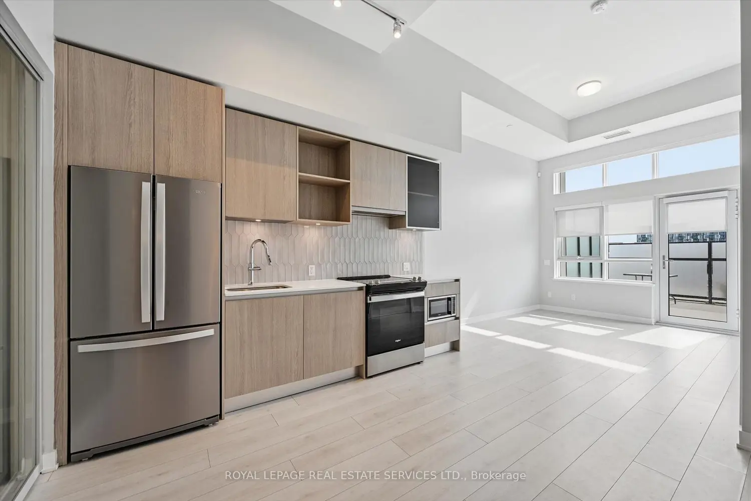 Additional image 6 of 405 Dundas Street 104