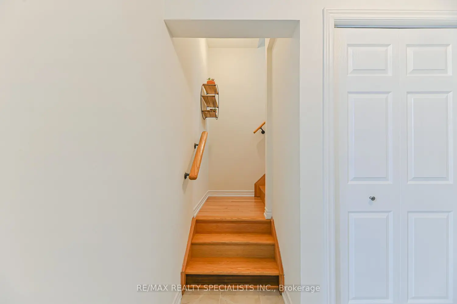 Additional image 18 of 9 Academy Avenue