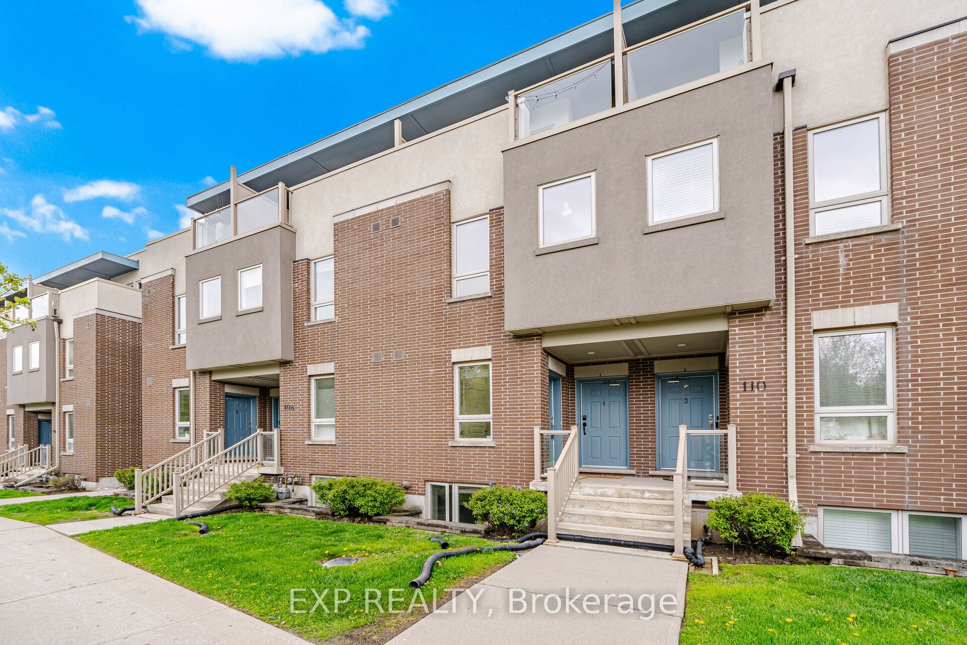 2-110 Caledonia Park Road, Toronto, ON, M6H 0B2