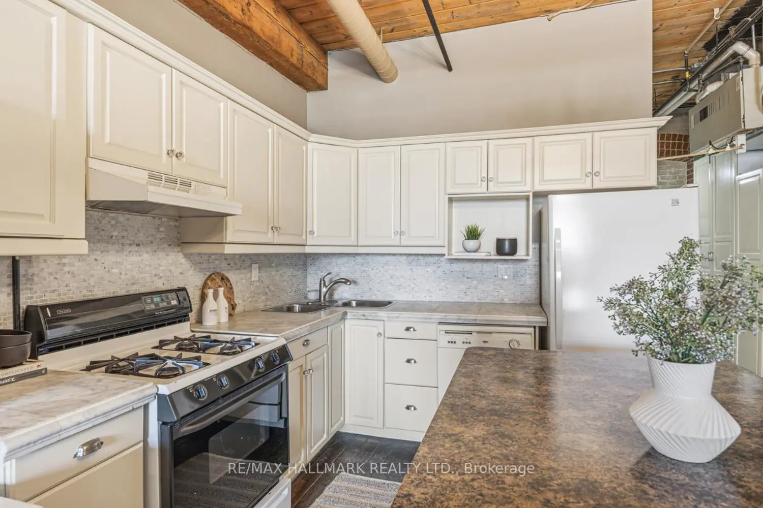 Additional image 10 of 426 Queen Street 405