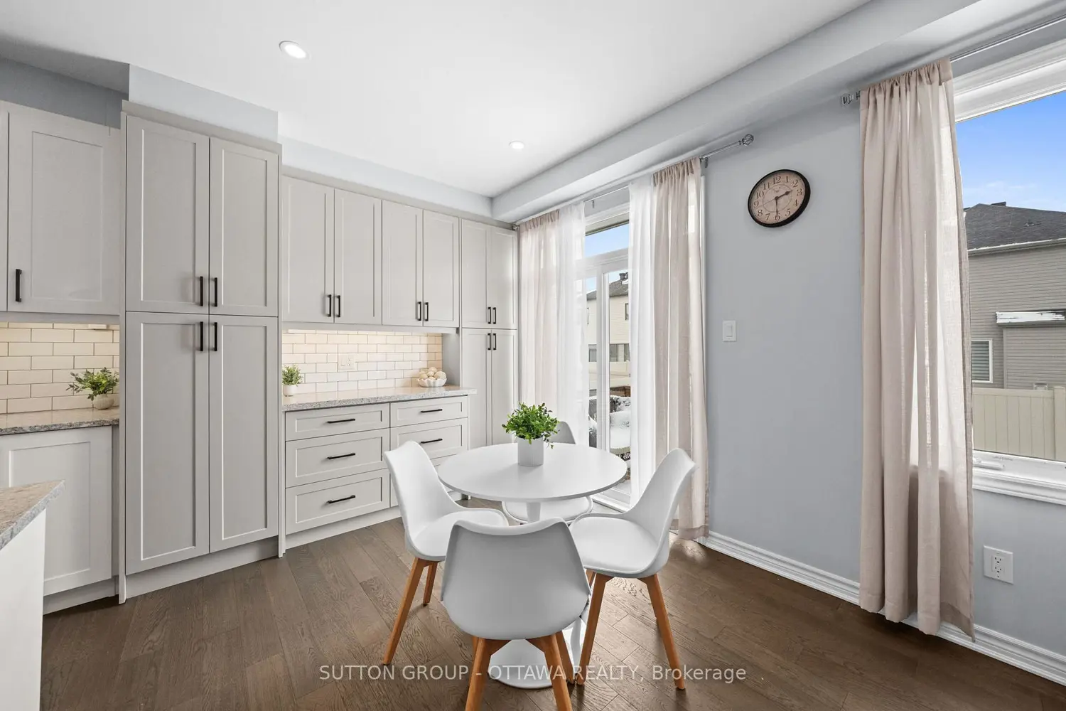 Additional image 7 of 1013 Manege Street