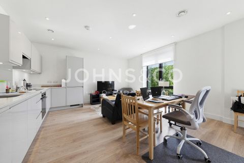 Glasss Blowers House, Aberfeldy Village, London E14
