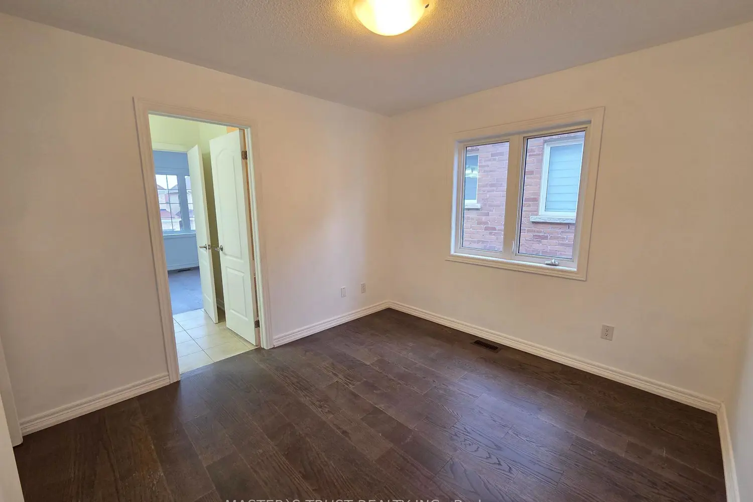 Additional image 10 of 11 Beacon Point Street
