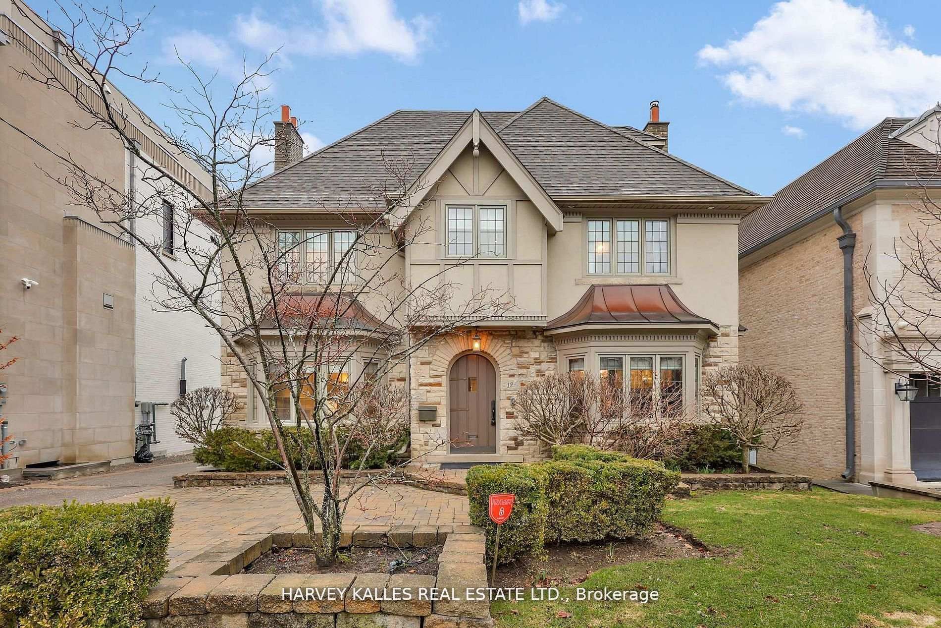 12 Killarney Road, Toronto, ON, M5P 1L8