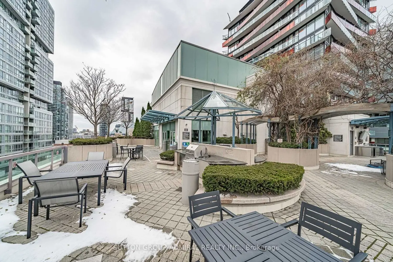 Additional image 11 of 168 Simcoe Street 722