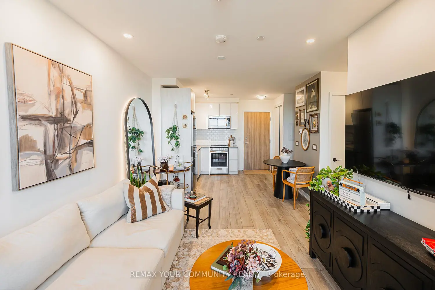 Additional image 6 of 3100 Keele Street 614