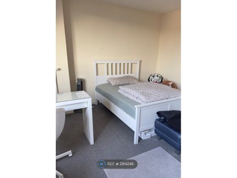 Hale Lane, Edgware HA8, Room to rent