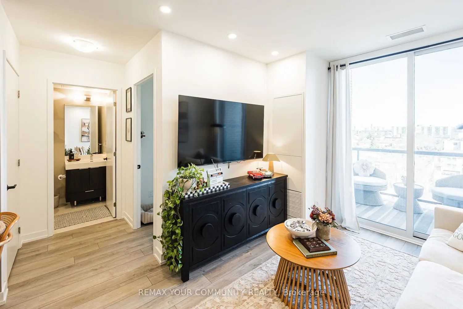 Additional image 7 of 3100 Keele Street 614