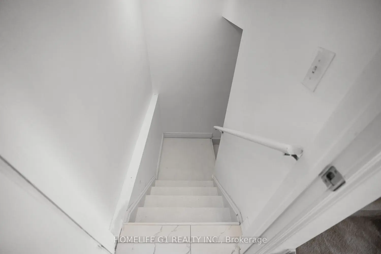 Additional image 17 of 35 Harpreet Circle