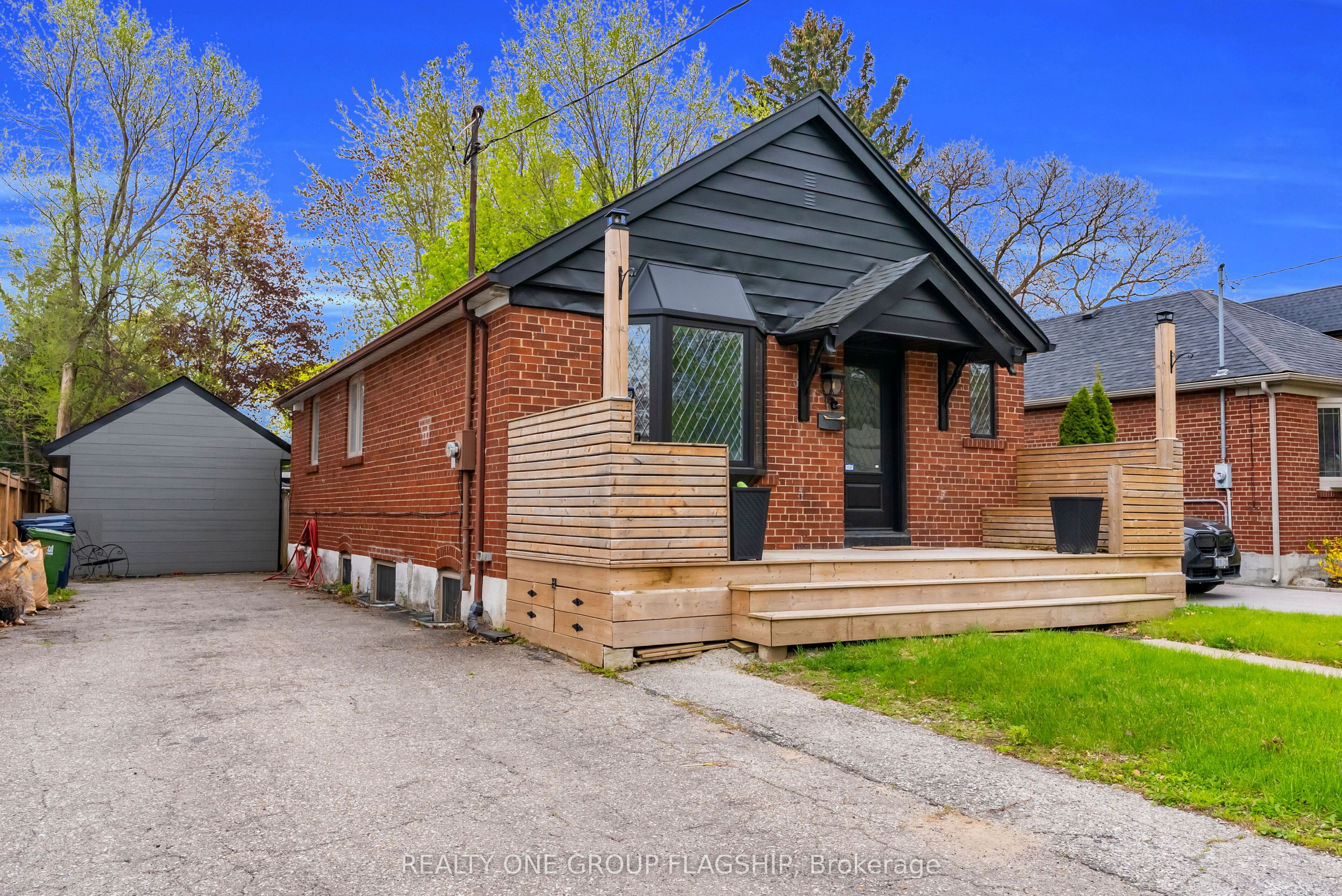 Additional image 4 of 19 Yorkview Drive, Toronto, ON, M8Z 2G1