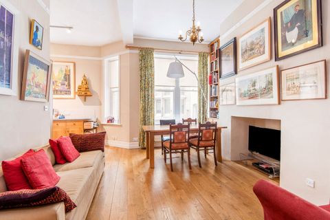 Bedford Avenue, Bloomsbury WC1B