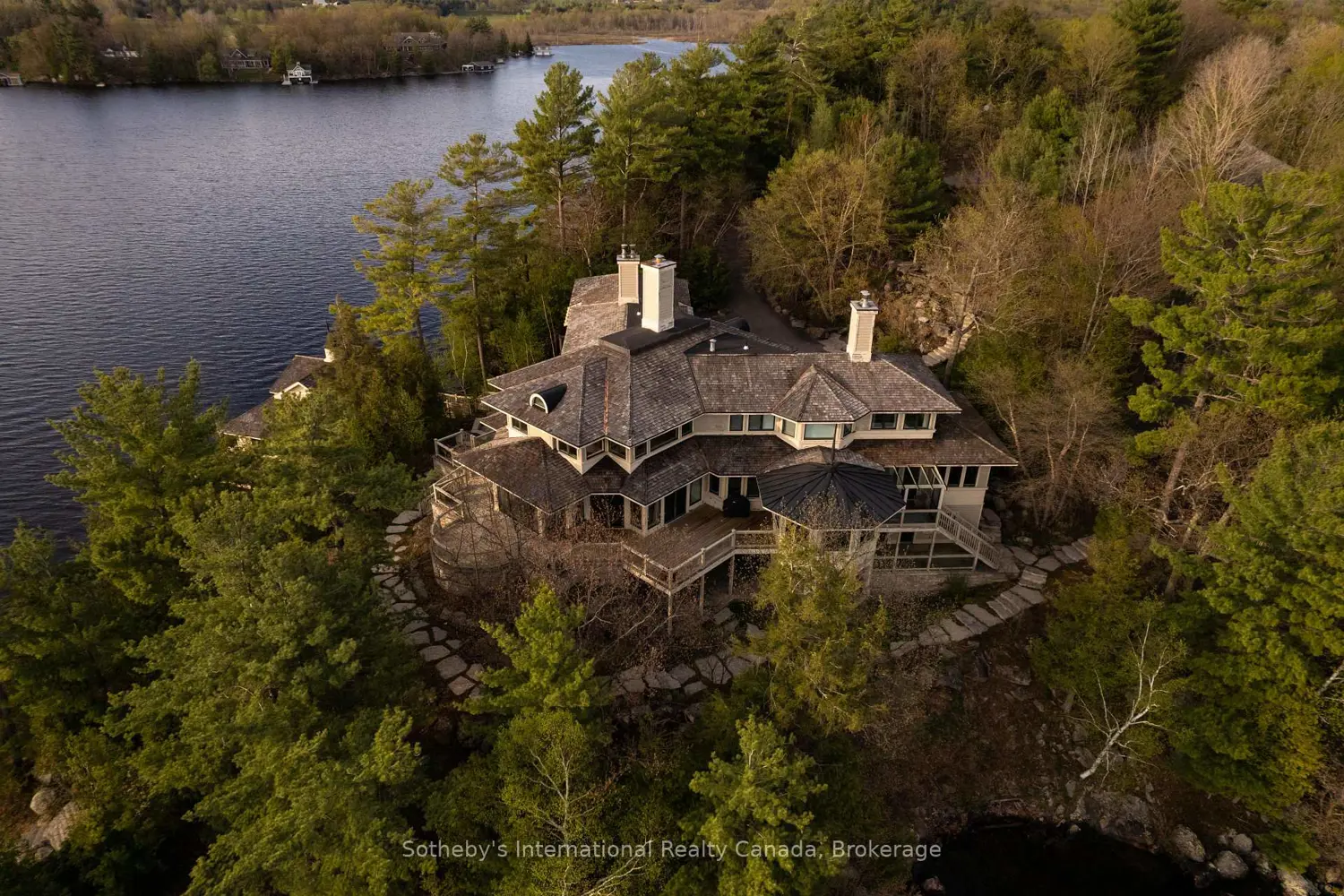 1250 Waldmere Road Point Cottage photo 2