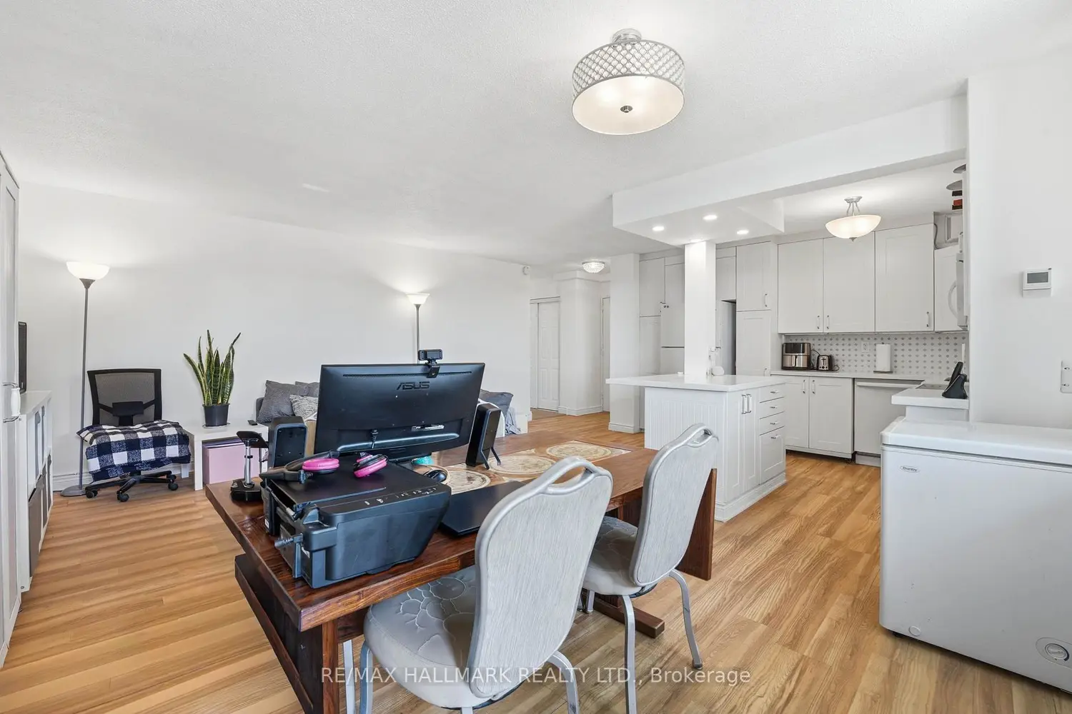 Additional image 8 of 180 Markham Road 503