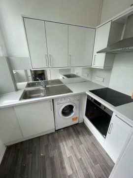 Crighton Place, Edinburgh EH7