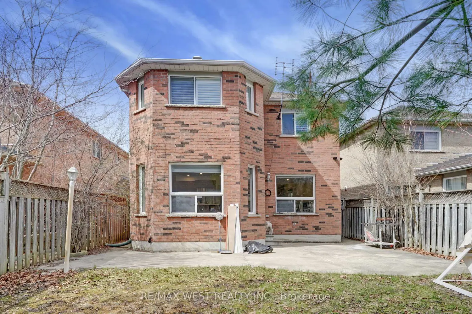 3 Amaryllis Avenue photo 4