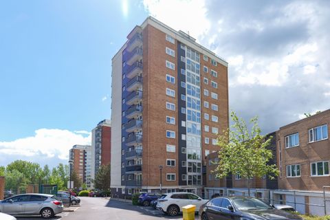 Lakeside Rise, Manchester M9