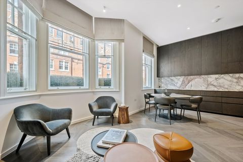 Langham Street, Great Portland Street, Fitzrovia, London W1W