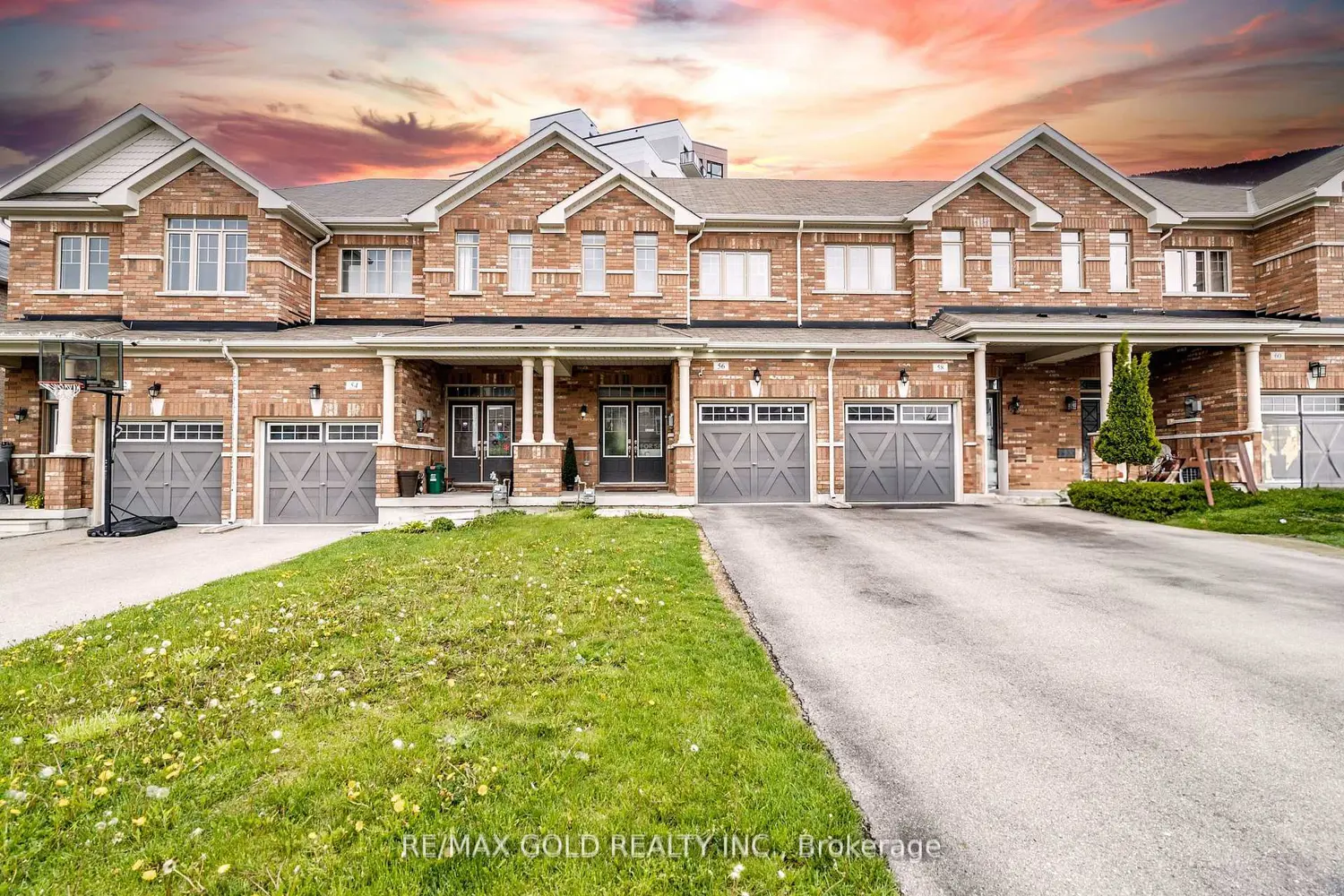 56 Snelgrove Crescent