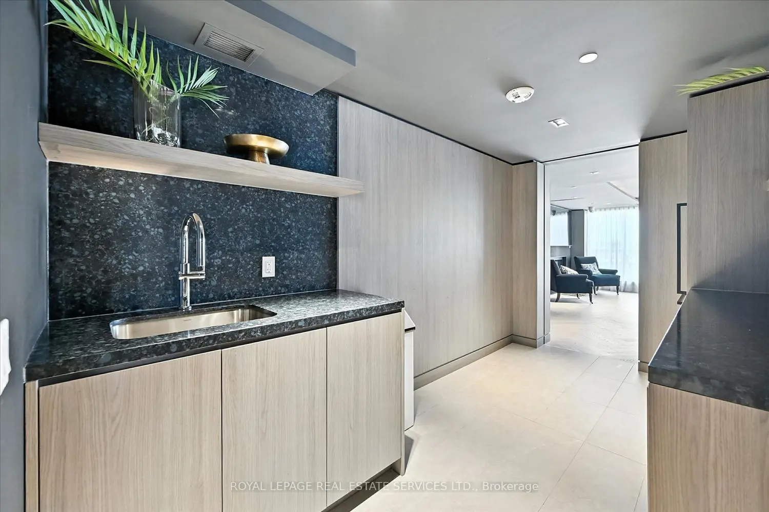Additional image 18 of 405 Dundas Street 104