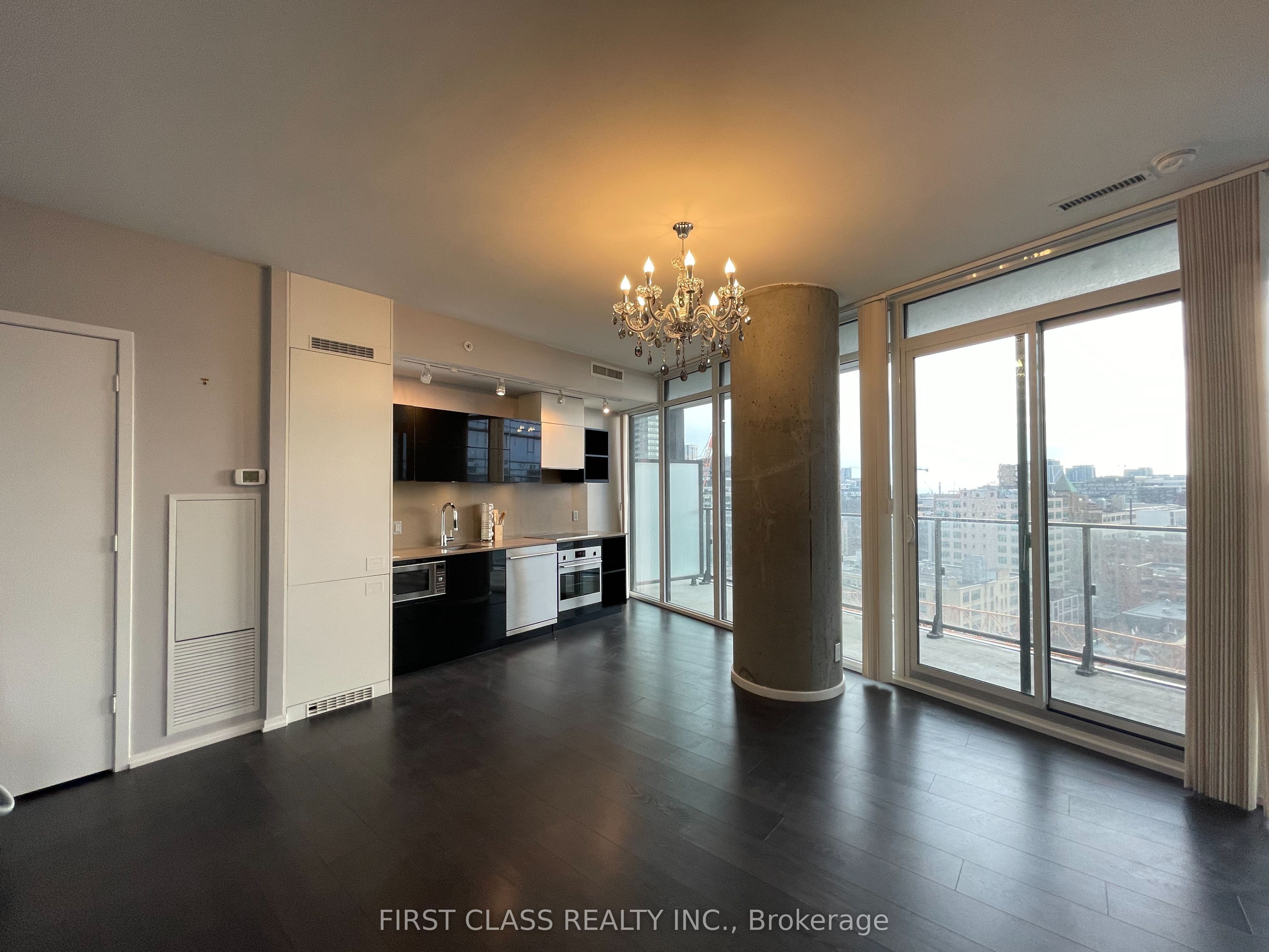 Additional image 3 of 1402-125 Peter Street, Toronto, ON, M5V 0M2
