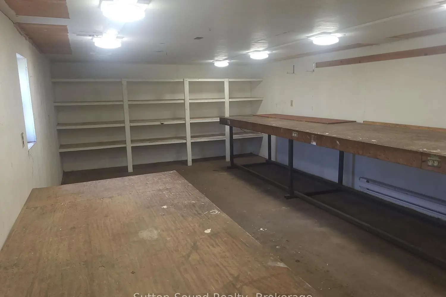 Additional image 16 of 402432 Grey Road 4
