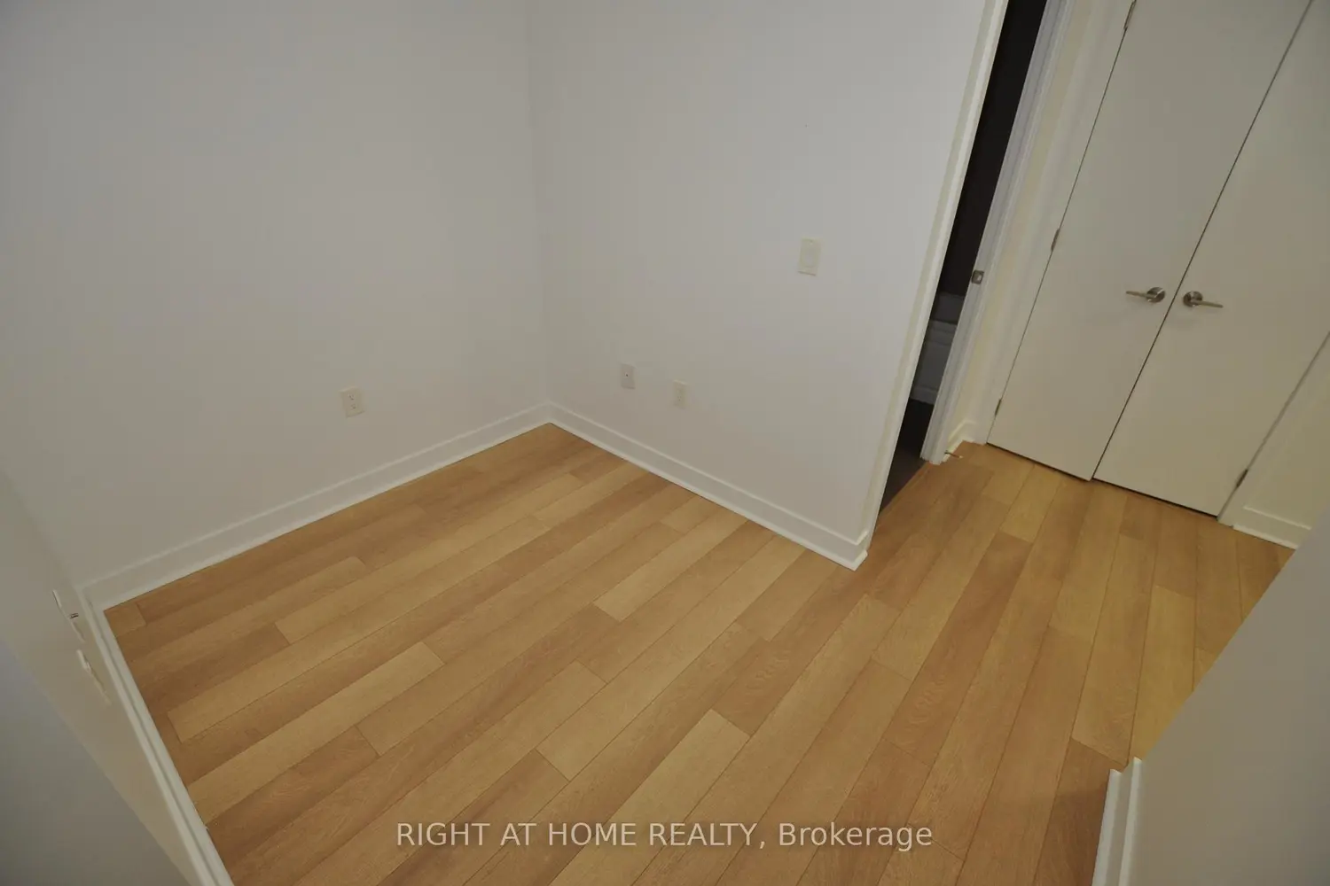 Additional image 17 of 3975 Grand Park Drive 909