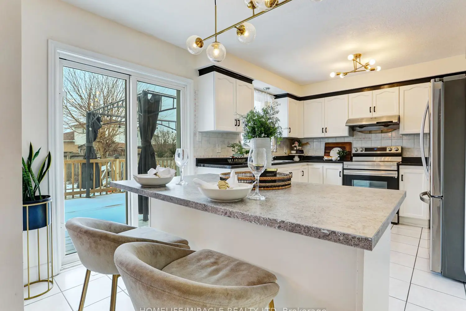 154 Deerpath Drive photo 3