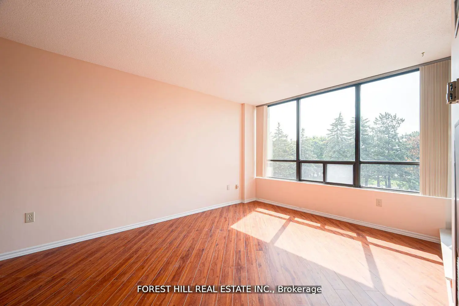 Additional image 12 of 7440 Bathurst Street 308