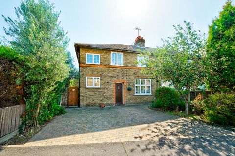 Rectory Crescent, Wanstead E11