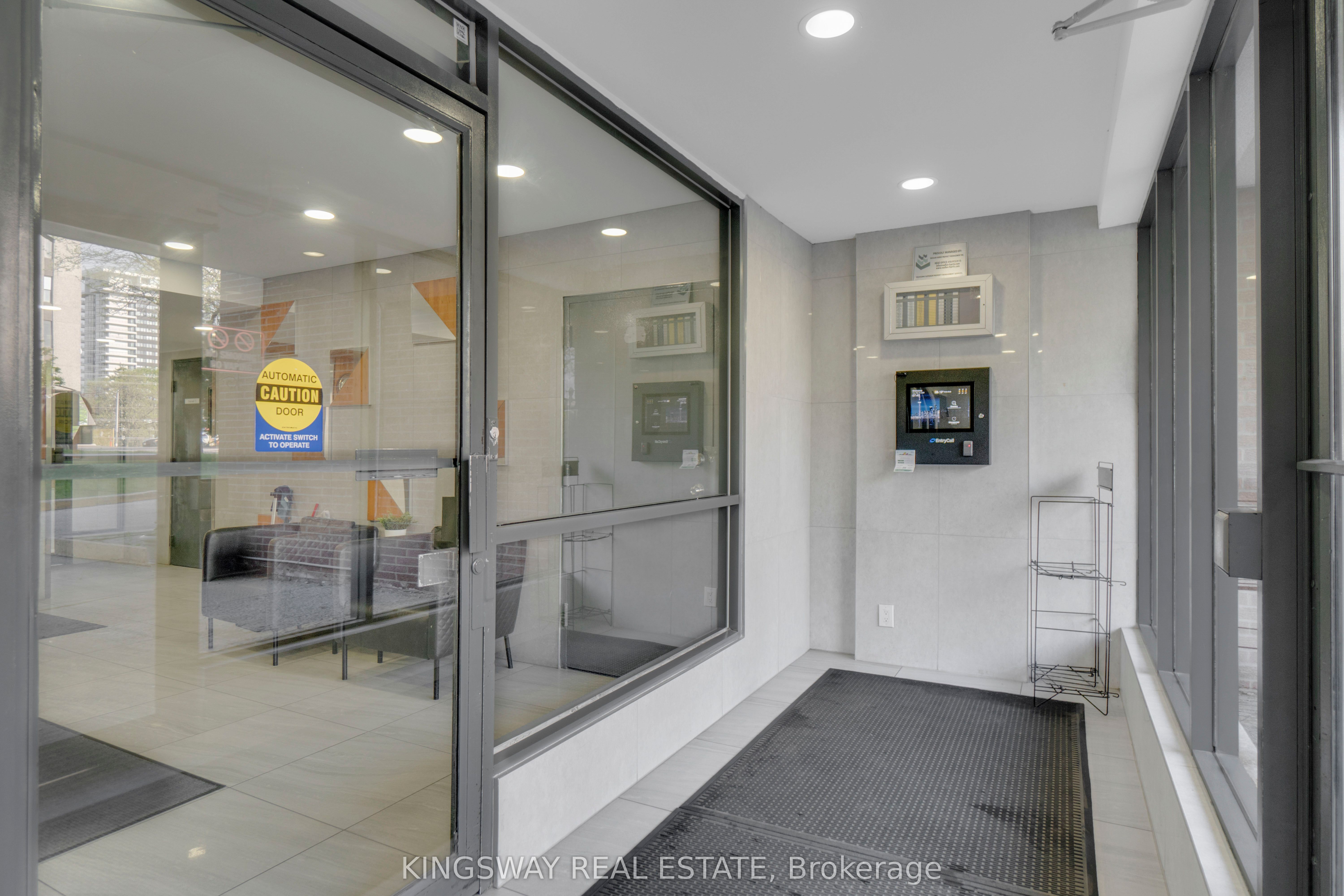 Additional image 3 of 347-1395 Williamsport Drive, Mississauga, ON, L4X 2T4