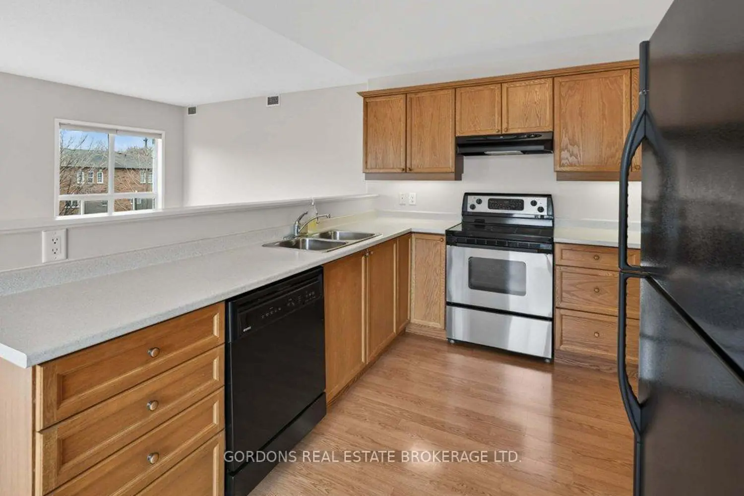 Additional image 14 of 350 Wellington Street 401