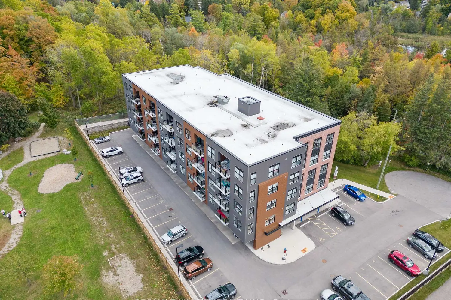 Additional image 18 of 88 Gibson Street 209