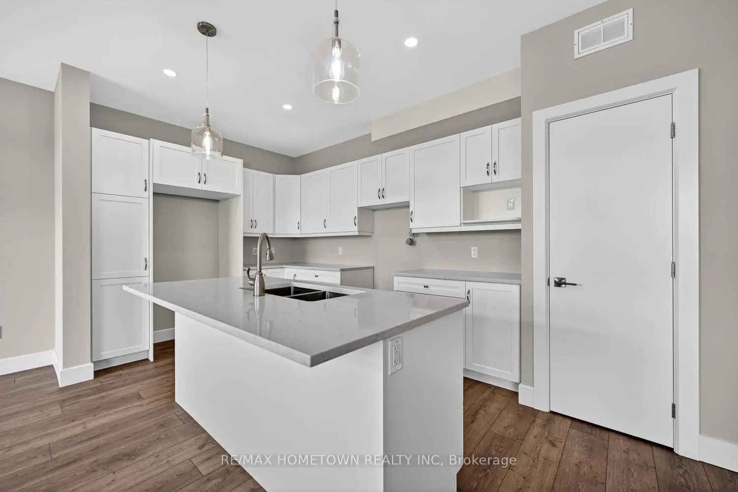 Additional image 14 of 1009 Dobbie Street