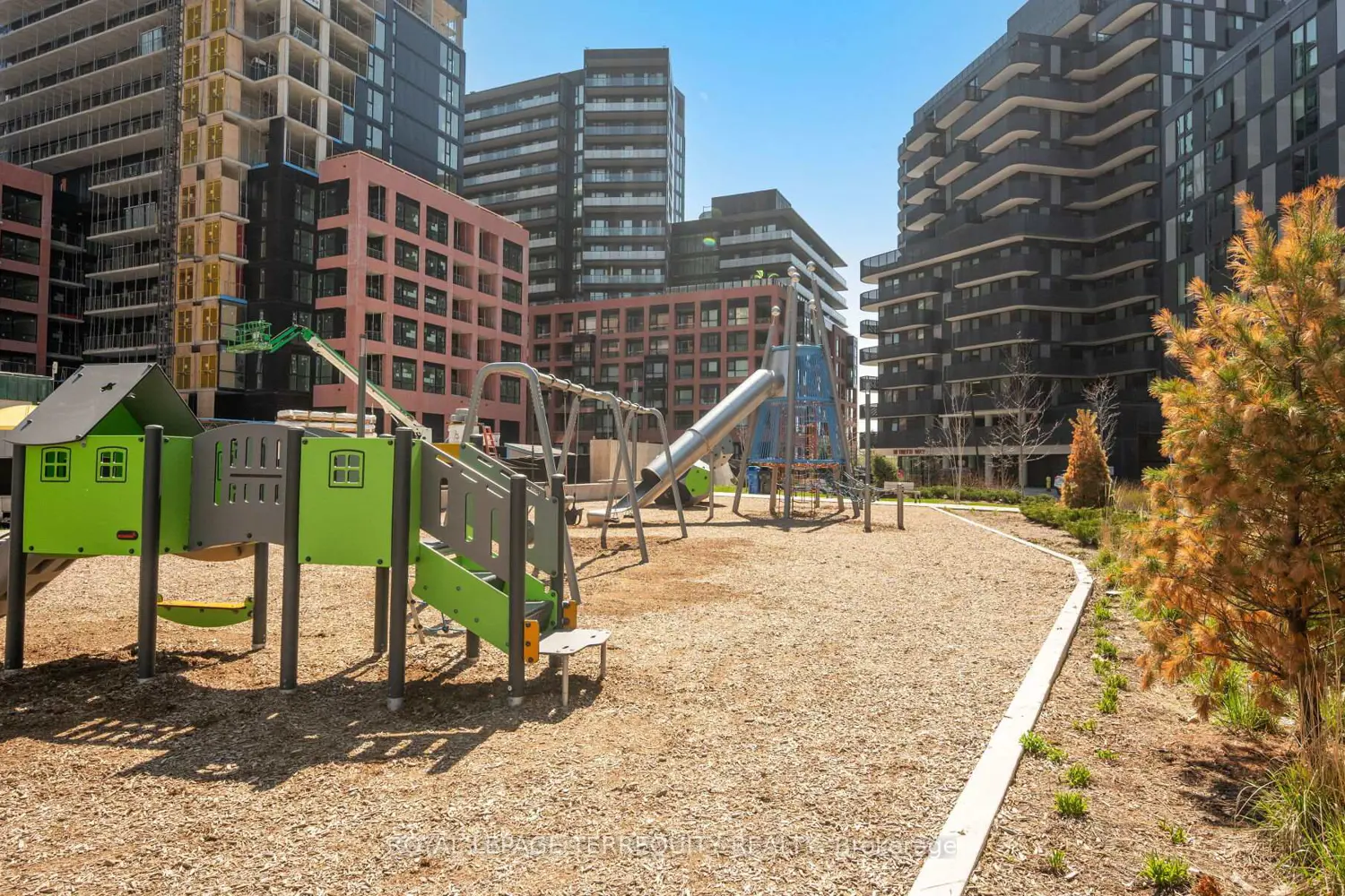 Additional image 19 of 38 Monte Kwinter Court 414