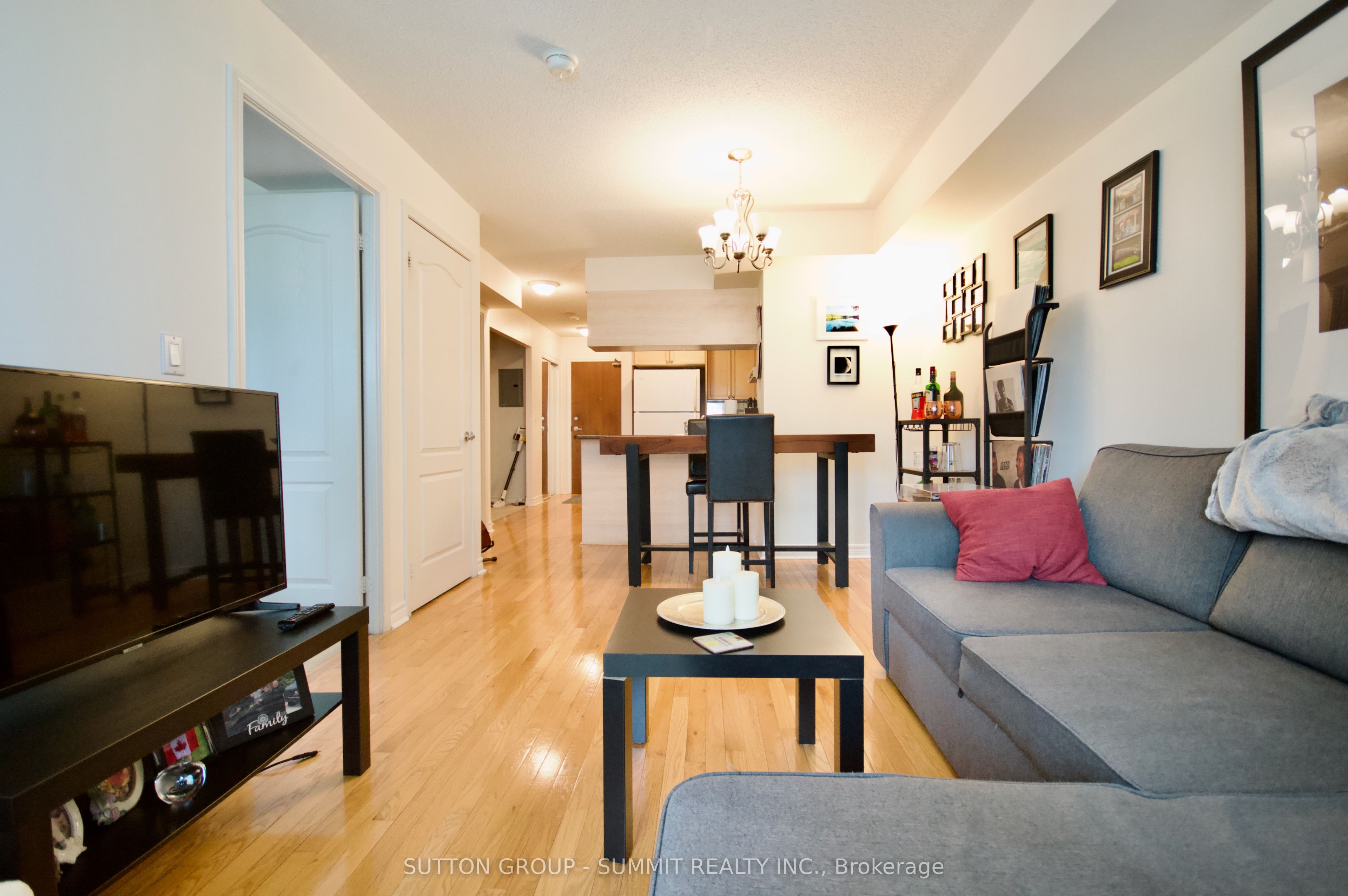 Additional image 3 of 506-1 Elm Drive W, Mississauga, ON, L5B 4M1