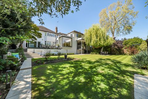 Denbigh Gardens, Richmond TW10