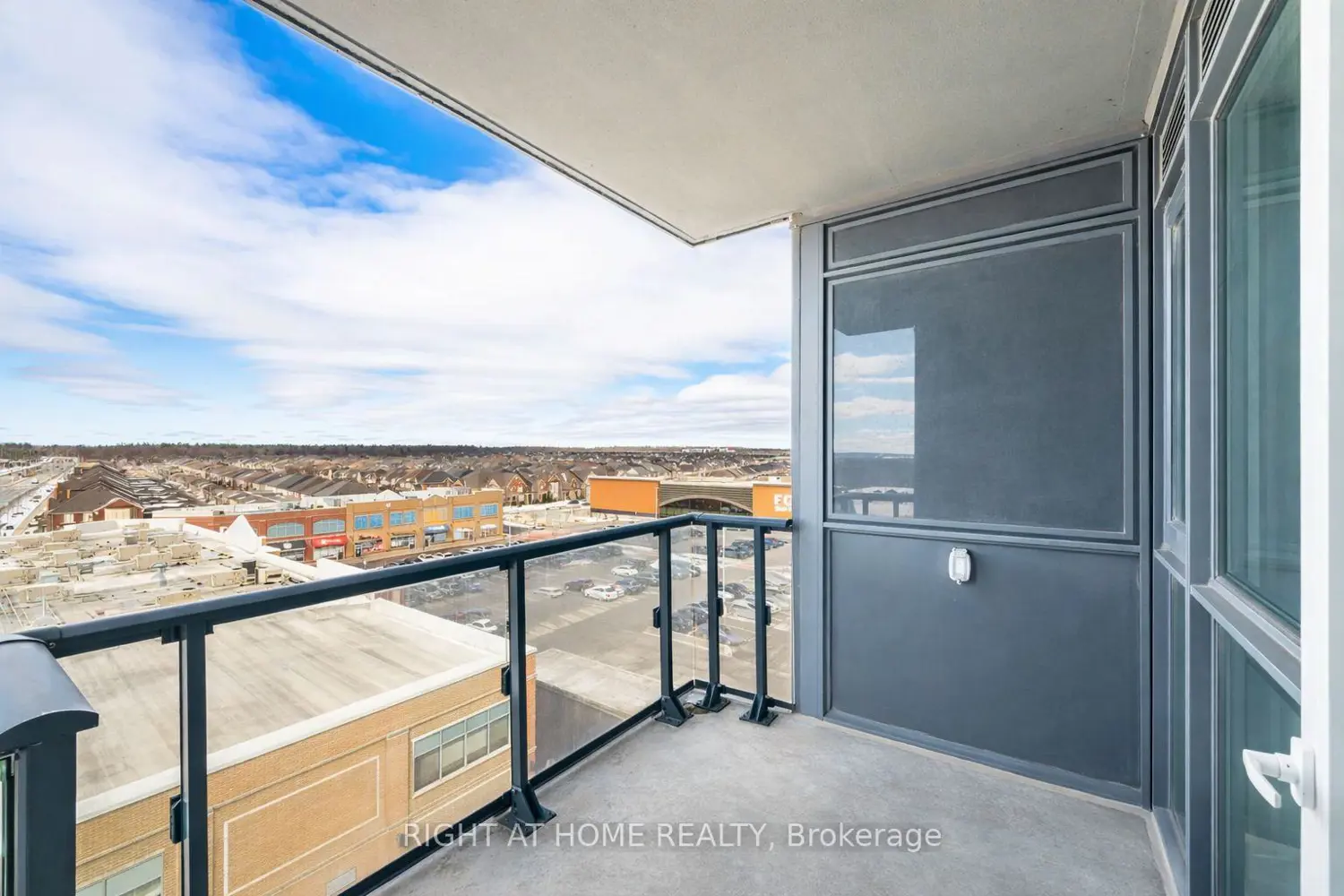 Additional image 7 of 509 Dundas Street 606