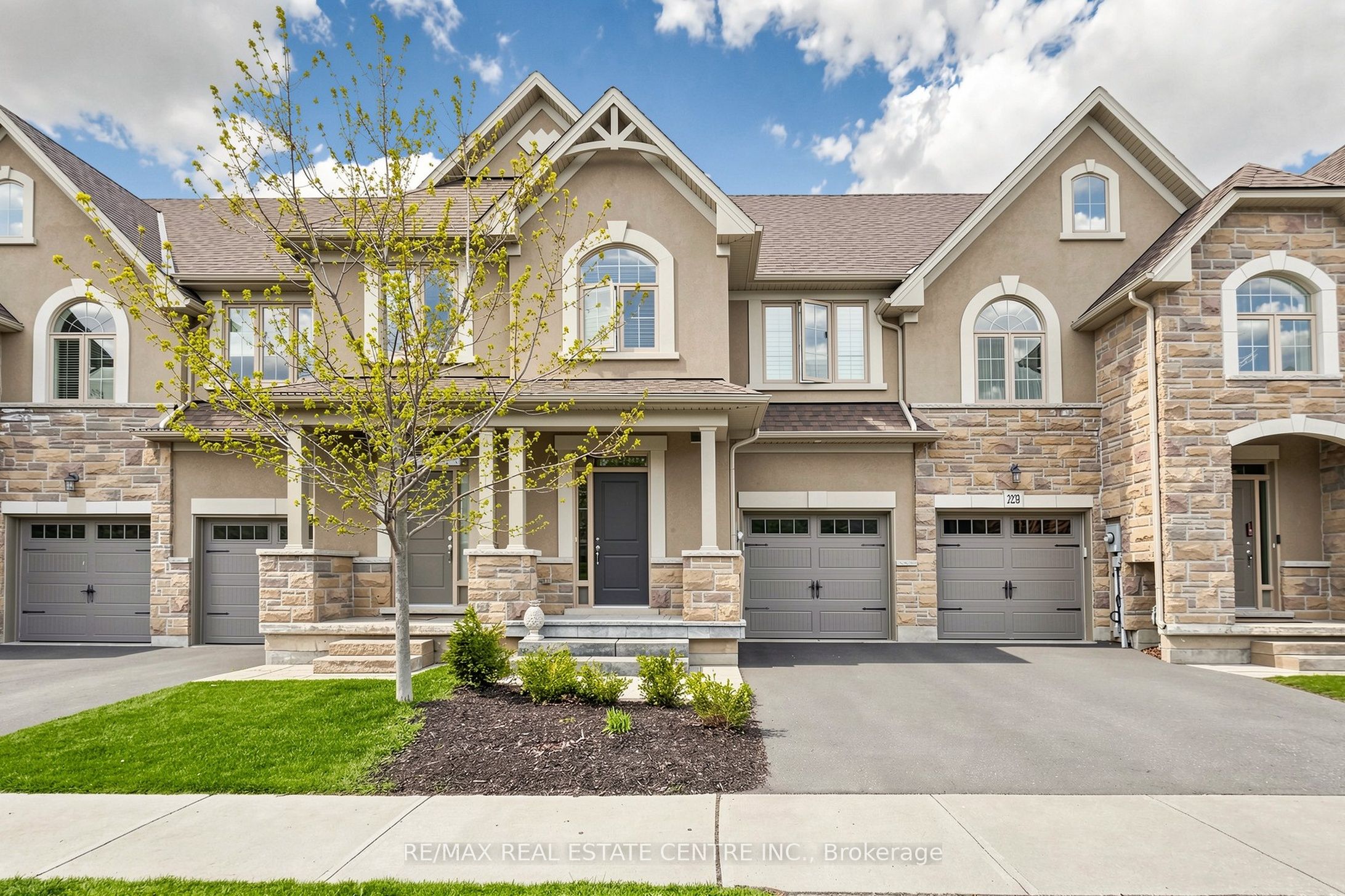 2350 Natasha Circle, Oakville, ON, L6M 1N9