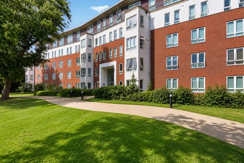 Regency Court High Street E18