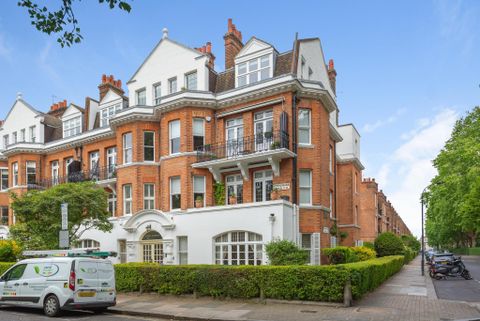 Bishops Mansions, London SW6