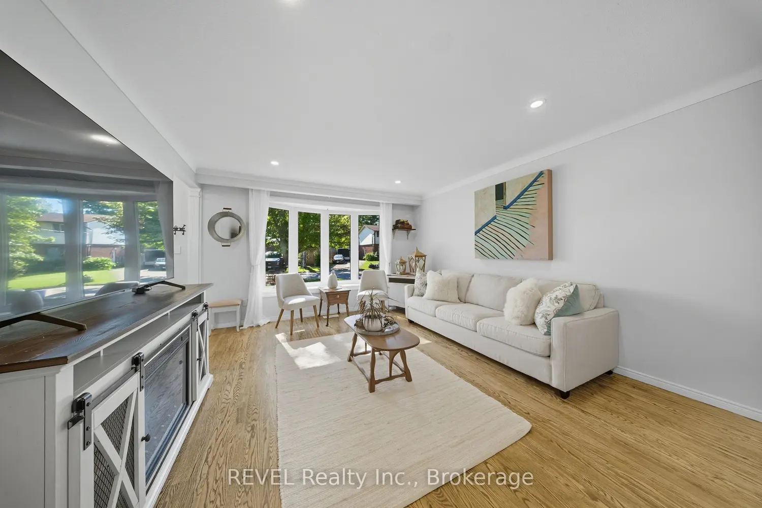 67 Louis Avenue photo 4