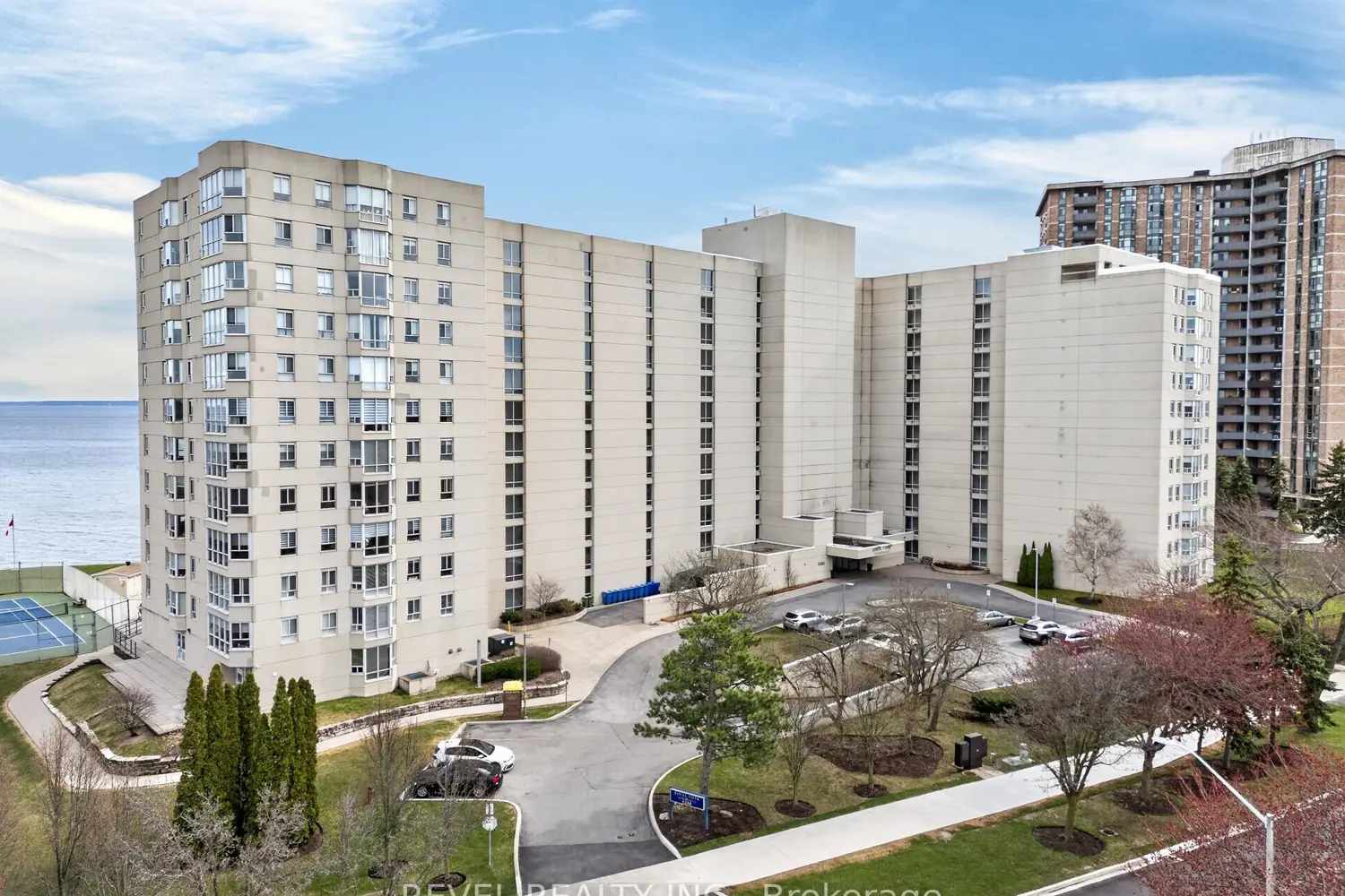 5280 Lakeshore Road 506