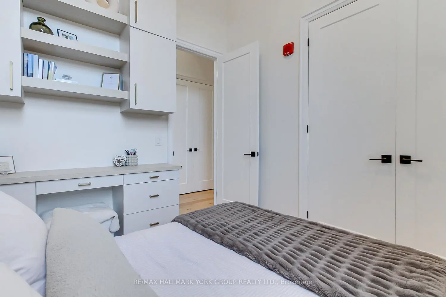 Additional image 14 of 400 Park Avenue 203