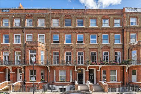 Rosary Gardens, London SW7