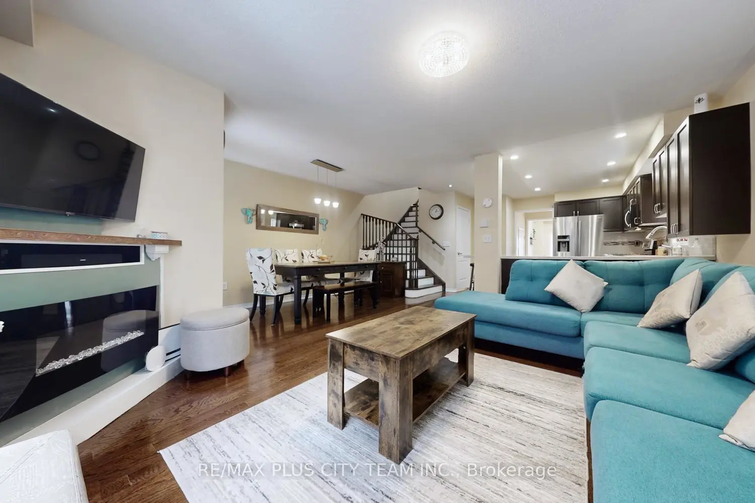 16 Edison Way photo 5