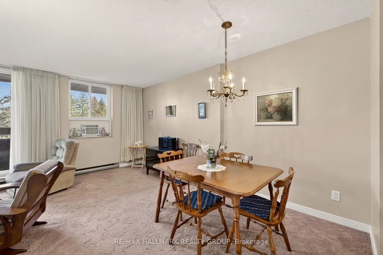 2000 Jasmine Crescent 209 photo 4