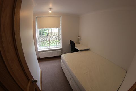 Cahir Street, London E14, Room to rent