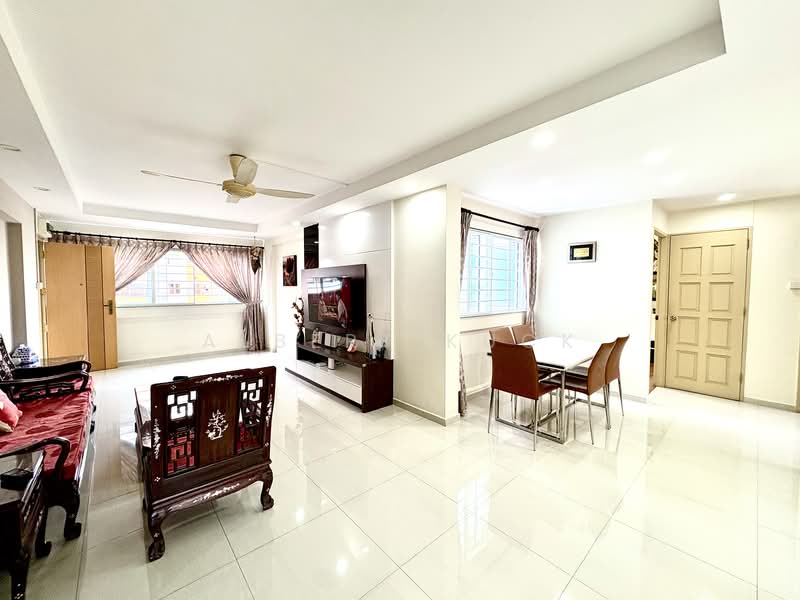 669 Hougang Avenue 8 photo 4